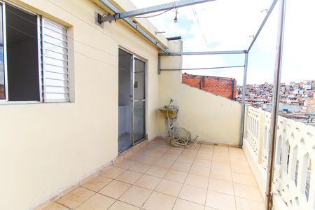 Casa para alugar com 120m², 2 quartos e 1 vaga Casa para alugar com 120m², 2 quartos e 1 vagaVaranda