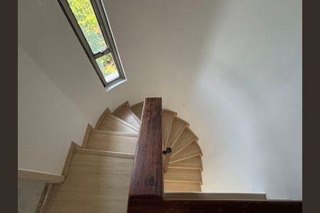 Escada de apartamento à venda com 1 quarto, 46m² em Vila Clementino, São Paulo