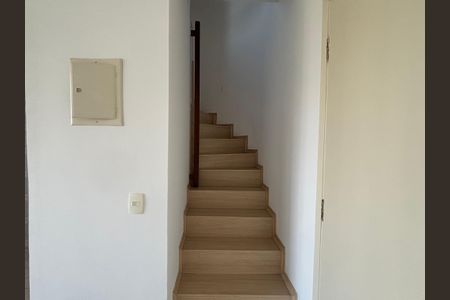 Escada de apartamento à venda com 1 quarto, 46m² em Vila Clementino, São Paulo