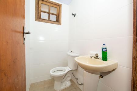 Casa à venda com 272m², 4 quartos e 4 vagas Casa à venda com 272m², 4 quartos e 4 vagasBanheiro Social 2