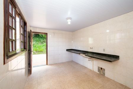 Casa à venda com 272m², 4 quartos e 4 vagas Casa à venda com 272m², 4 quartos e 4 vagasCozinha