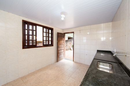 Casa à venda com 272m², 4 quartos e 4 vagas Casa à venda com 272m², 4 quartos e 4 vagasCozinha