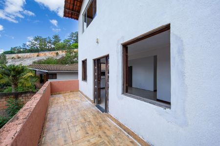 Casa à venda com 272m², 4 quartos e 4 vagas Casa à venda com 272m², 4 quartos e 4 vagasÁrea comum