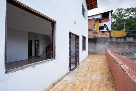 Casa à venda com 272m², 4 quartos e 4 vagas Casa à venda com 272m², 4 quartos e 4 vagasÁrea comum