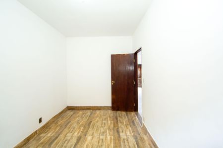 Casa à venda com 272m², 4 quartos e 4 vagas Casa à venda com 272m², 4 quartos e 4 vagasSuíte