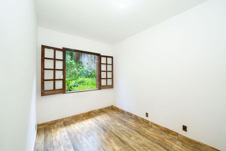 Casa à venda com 272m², 4 quartos e 4 vagas Casa à venda com 272m², 4 quartos e 4 vagasSuíte