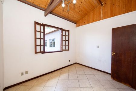 Casa à venda com 272m², 4 quartos e 4 vagas Casa à venda com 272m², 4 quartos e 4 vagasQuarto 2