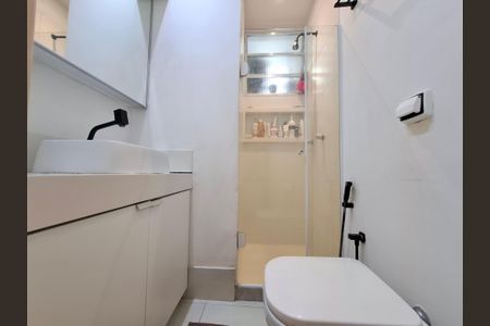 Apartamento à venda com 42m², 2 quartos e sem vaga Apartamento à venda com 42m², 2 quartos e sem vagaBanheiro Social