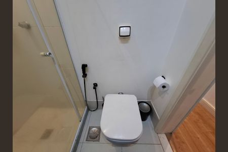 Apartamento à venda com 42m², 2 quartos e sem vaga Apartamento à venda com 42m², 2 quartos e sem vagaBanheiro Social