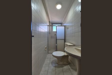 Banheiro de kitnet/studio para alugar com 1 quarto, 33m² em Botafogo, Campinas