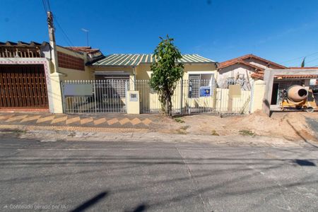 Casa para alugar com 300m², 2 quartos e 3 vagasFachada