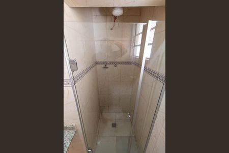 Casa para alugar com 300m², 2 quartos e 3 vagasBanheiro social