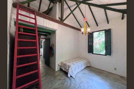 Casa de condomínio à venda com 135m², 2 quartos e 4 vagasQuarto