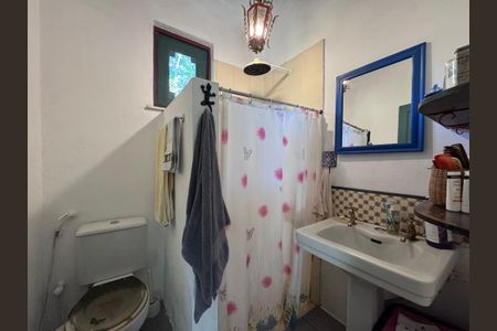Casa de condomínio à venda com 135m², 2 quartos e 4 vagasBanheiro da Suíte