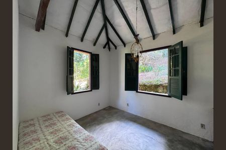 Casa de condomínio à venda com 135m², 2 quartos e 4 vagasQuarto
