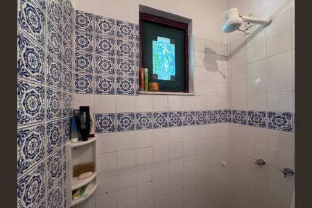 Casa de condomínio à venda com 135m², 2 quartos e 4 vagasBanheiro Social