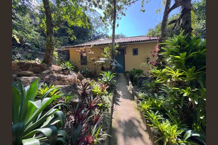 Casa de condomínio à venda com 135m², 2 quartos e 4 vagasFachada