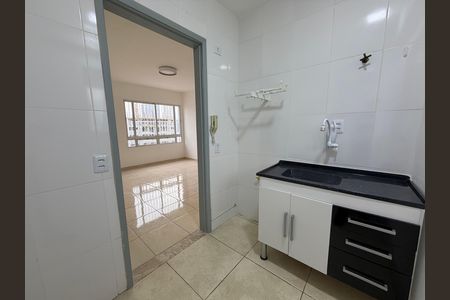 Cozinha de apartamento para alugar com 2 quartos, 60m² em Cidade Monções, São Paulo