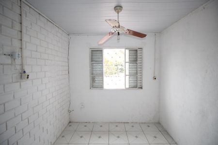 Quarto 1 de casa para alugar com 2 quartos, 52m² em Protásio Alves, Porto Alegre