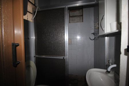 Casa à venda com 52m², 2 quartos e 2 vagasCasa 2 - Banheiro social