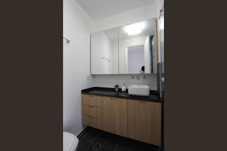 Banheiro da Suíte de apartamento para alugar com 1 quarto, 47m² em Vila Olímpia, São Paulo