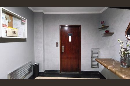 Apartamento à venda com 84m², 3 quartos e sem vaga Apartamento à venda com 84m², 3 quartos e sem vagaElevador