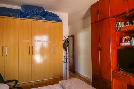 Casa à venda com 190m², 4 quartos e 2 vagasQuarto