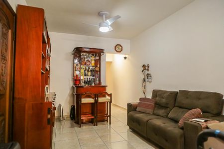 Casa à venda com 190m², 4 quartos e 2 vagasSala