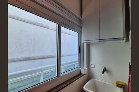 Apartamento para alugar com 72m², 2 quartos e 1 vagaÁrea de serviço