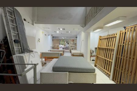 Casa para alugar com 320m², 8 quartos e 2 vagas Casa para alugar com 320m², 8 quartos e 2 vagasGaragem