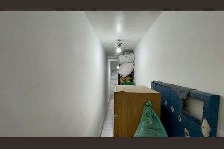 Casa para alugar com 320m², 8 quartos e 2 vagas Casa para alugar com 320m², 8 quartos e 2 vagasEscada