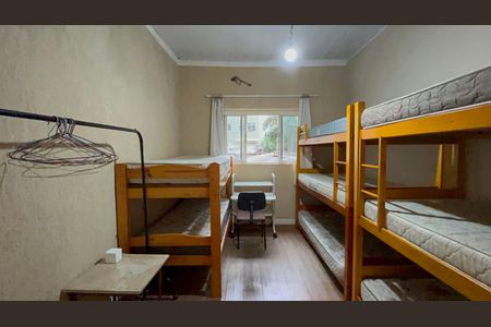 Casa para alugar com 320m², 8 quartos e 2 vagas Casa para alugar com 320m², 8 quartos e 2 vagasQuarto