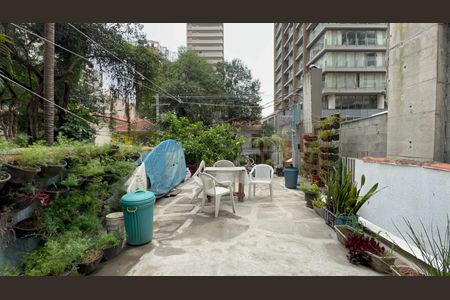 Casa para alugar com 320m², 8 quartos e 2 vagas Casa para alugar com 320m², 8 quartos e 2 vagasTerraço