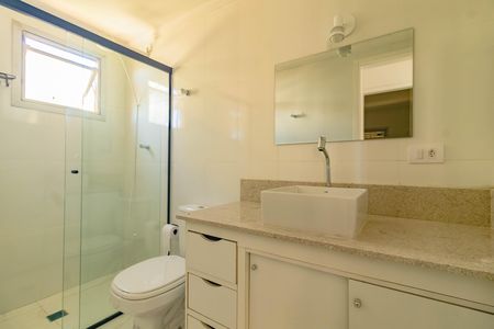Banheiro de apartamento para alugar com 1 quarto, 61m² em Vila Guarani (z Sul), São Paulo