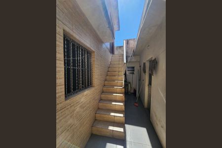 Casa para alugar com 40m², 1 quarto e sem vaga Casa para alugar com 40m², 1 quarto e sem vagaEscada