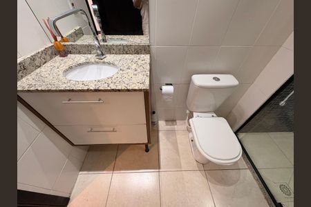 Apartamento à venda com 50m², 2 quartos e 2 vagas Apartamento à venda com 50m², 2 quartos e 2 vagasBanheiro