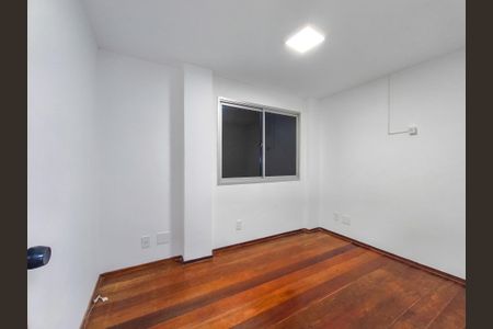 Apartamento à venda com 120m², 3 quartos e 2 vagasQuarto 2