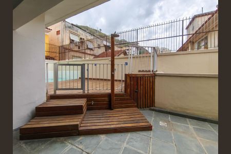 Apartamento à venda com 120m², 3 quartos e 2 vagasÁrea comum - Piscina
