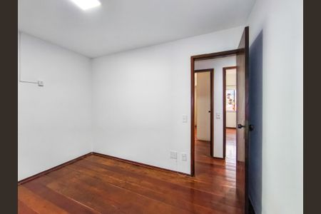 Apartamento à venda com 120m², 3 quartos e 2 vagasQuarto 2