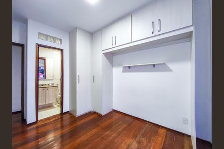 Apartamento à venda com 120m², 3 quartos e 2 vagasSuíte