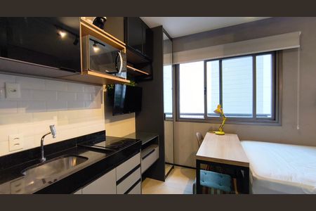 Cozinha de kitnet/studio para alugar com 1 quarto, 17m² em Liberdade, São Paulo