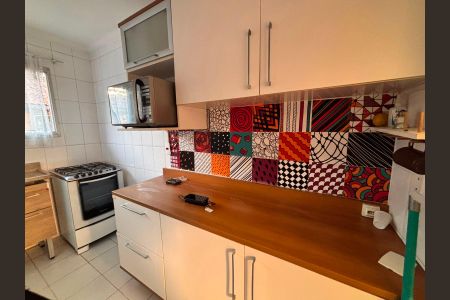 Cozinha de casa de condomínio para alugar com 2 quartos, 50m² em Jardim Torino, Cotia