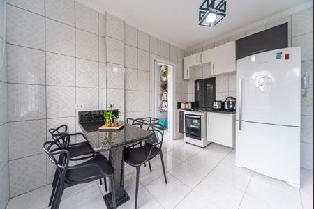 Apartamento à venda com 77m², 2 quartos e 1 vagaCozinha 