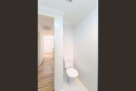 Apartamento à venda com 55m², 2 quartos e 1 vaga Apartamento à venda com 55m², 2 quartos e 1 vagaBanheiro social