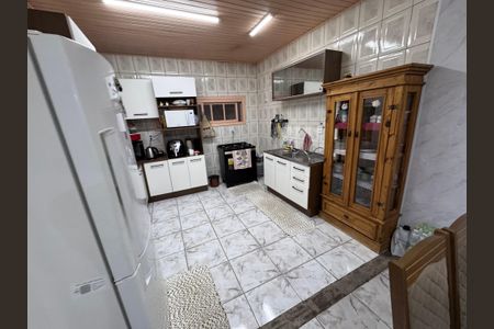Casa à venda com 166m², 3 quartos e 2 vagas Casa à venda com 166m², 3 quartos e 2 vagasCozinha