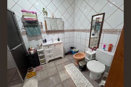 Casa à venda com 166m², 3 quartos e 2 vagas Casa à venda com 166m², 3 quartos e 2 vagasBanheiro Suíte