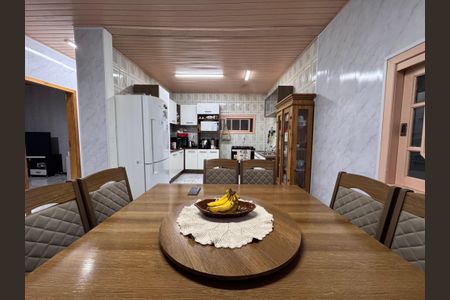 Casa à venda com 166m², 3 quartos e 2 vagas Casa à venda com 166m², 3 quartos e 2 vagasSala de Jantar