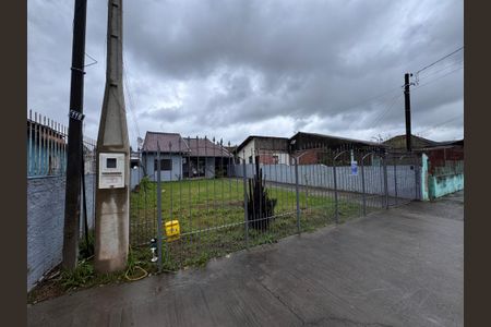 Casa à venda com 166m², 3 quartos e 2 vagas Casa à venda com 166m², 3 quartos e 2 vagasFachada