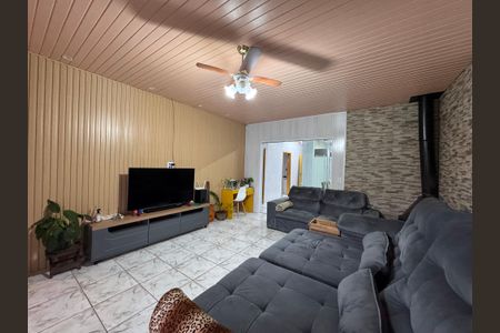 Casa à venda com 166m², 3 quartos e 2 vagas Casa à venda com 166m², 3 quartos e 2 vagasSala