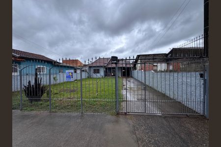 Casa à venda com 166m², 3 quartos e 2 vagas Casa à venda com 166m², 3 quartos e 2 vagasFachada